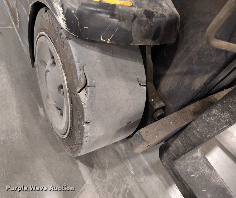 image for item IH9416 2017 Crown RC5545-40 forklift