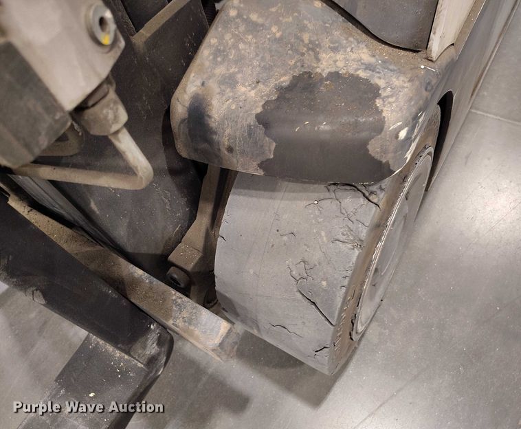 image for item IH9416 2017 Crown RC5545-40 forklift