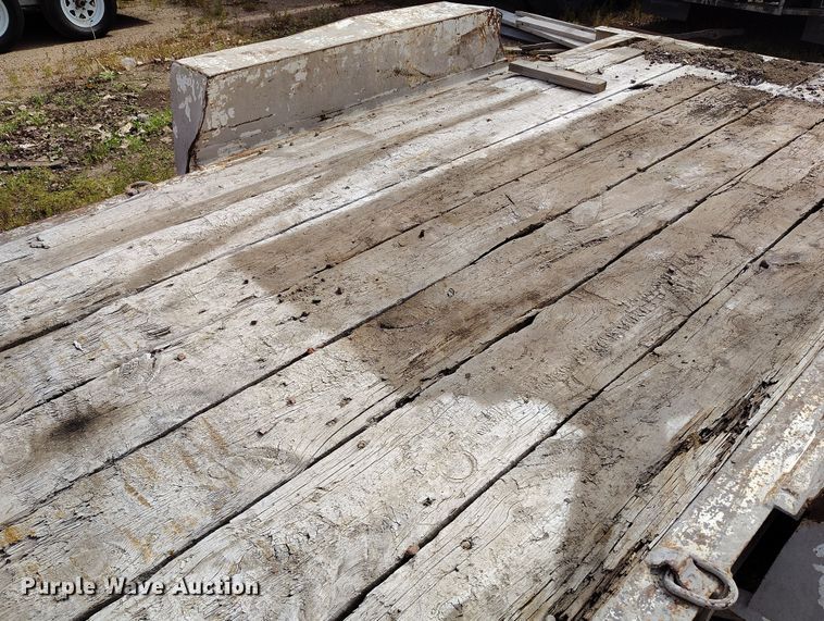 image for item IP9725 1996 Towmaster utility trailer