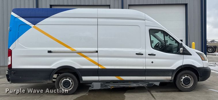 image for item NB9017 2019 Ford Transit 350 van