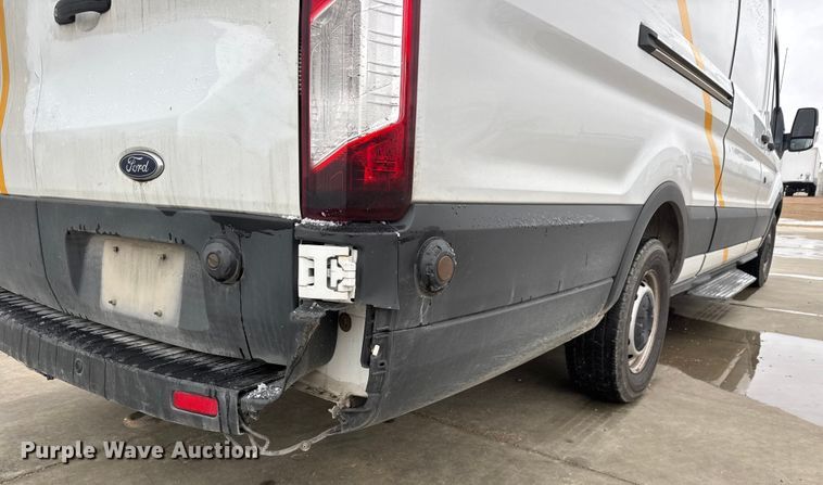 image for item NB9017 2019 Ford Transit 350 van