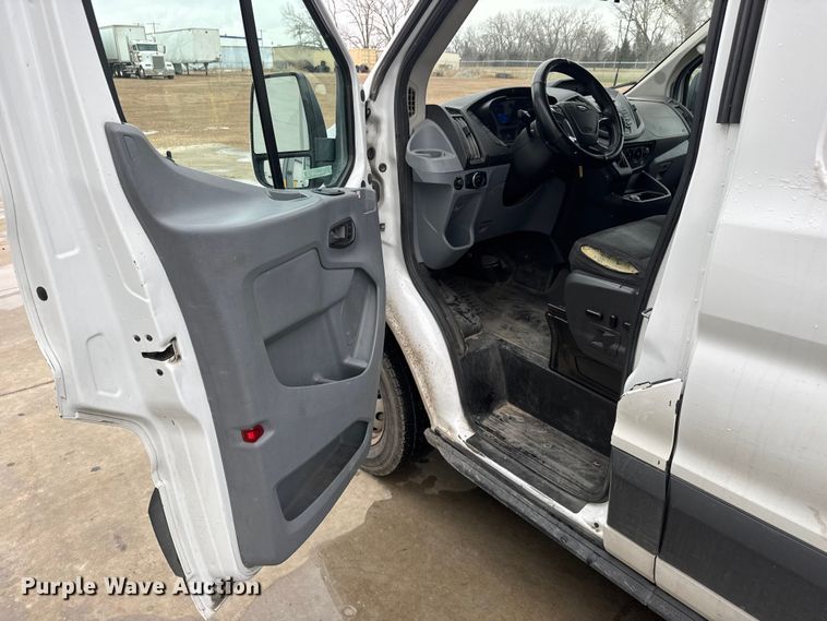 image for item NB9017 2019 Ford Transit 350 van