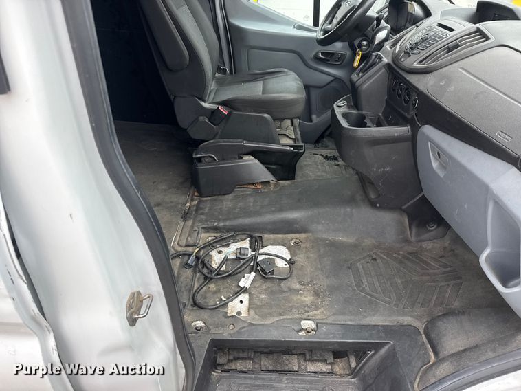 image for item NB9017 2019 Ford Transit 350 van