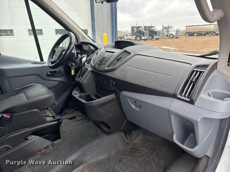 image for item NB9017 2019 Ford Transit 350 van