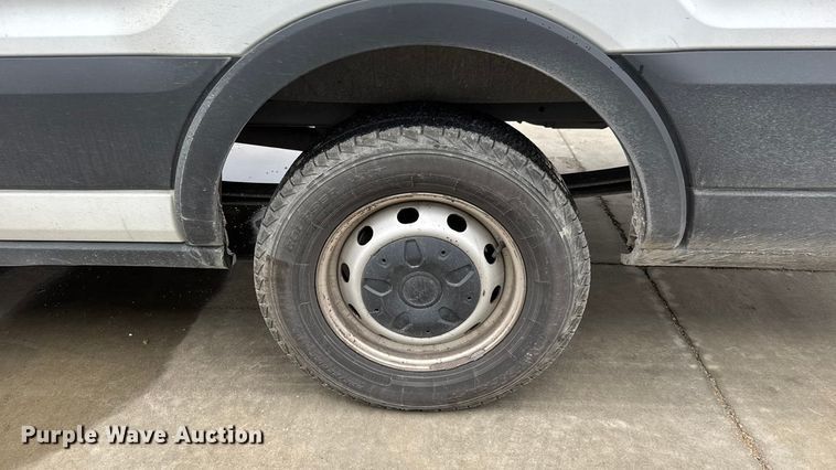 image for item NB9017 2019 Ford Transit 350 van