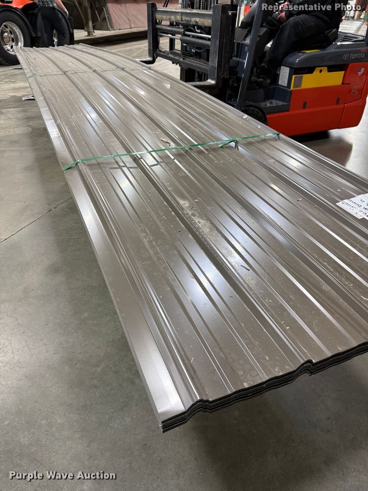 image for item NB9553 (62) sheets of metal siding/roofing