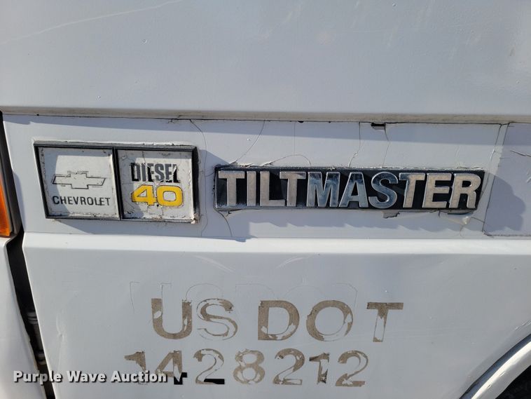 image for item NO9879 1986 Chevrolet 40 Tiltmaster dump flatbed truck