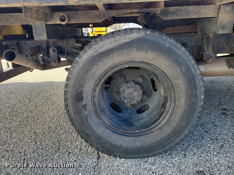 image for item NO9879 1986 Chevrolet 40 Tiltmaster dump flatbed truck