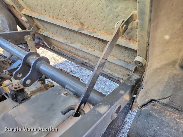 image for item NO9886 2001 Kubota RTV900 utility vehicle