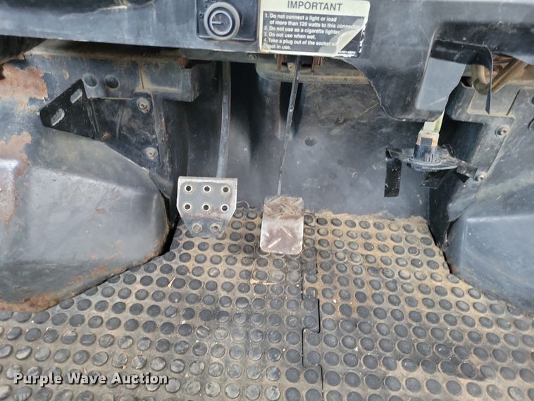 image for item NO9888 2001 Kubota RTV900 utility vehicle