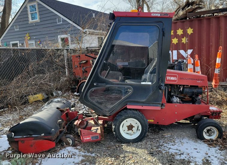 image for item NO9923 Toro Groundsmaster 328D sweeper