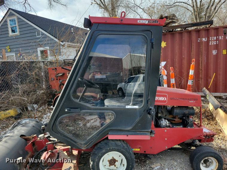 image for item NO9923 Toro Groundsmaster 328D sweeper