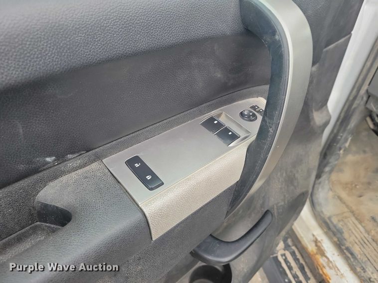 image for item NO9925 2012 Chevrolet Silverado  2500HD pickup truck