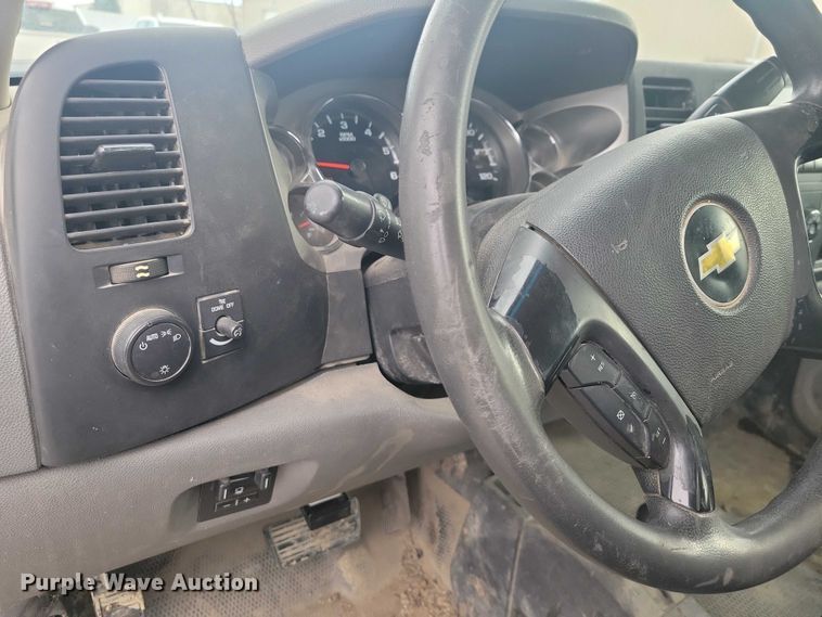 image for item NO9925 2012 Chevrolet Silverado  2500HD pickup truck