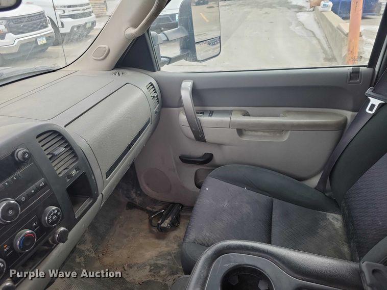 image for item NO9925 2012 Chevrolet Silverado  2500HD pickup truck