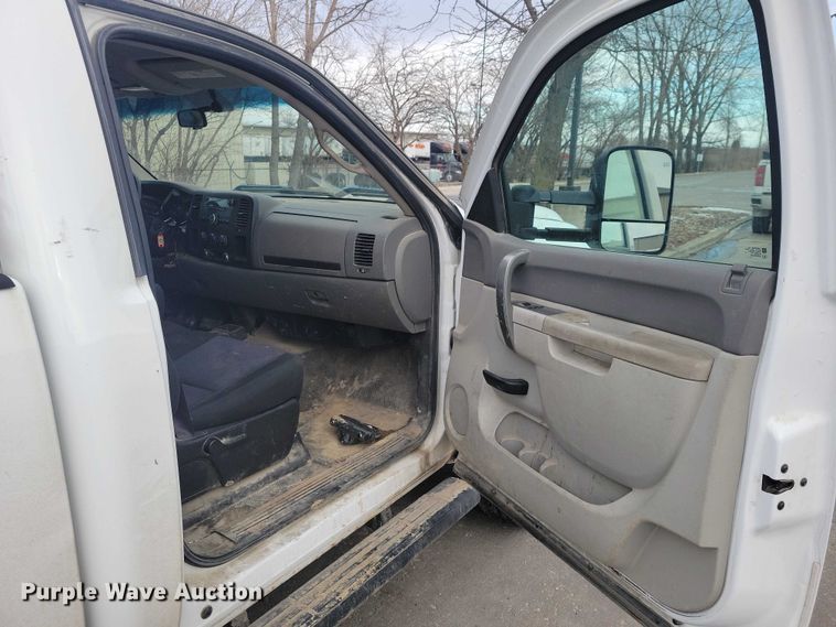 image for item NO9925 2012 Chevrolet Silverado  2500HD pickup truck