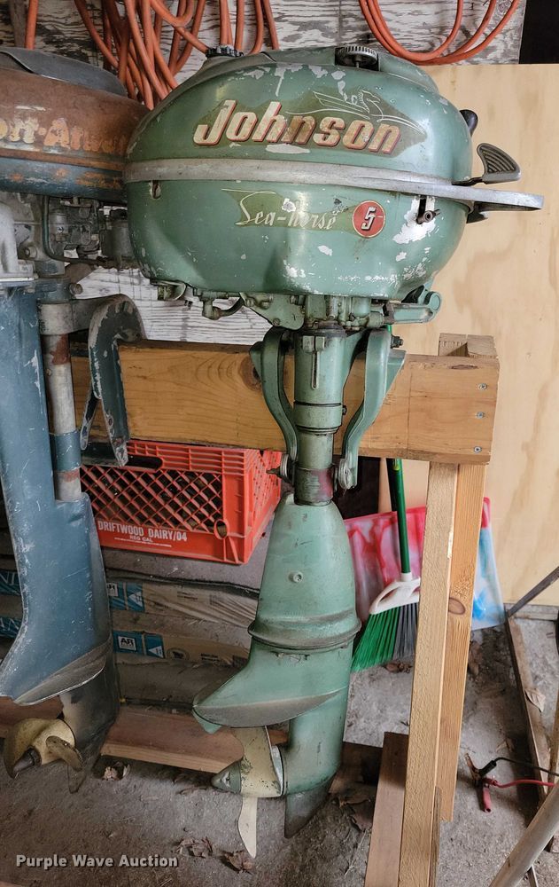 image for item NO9963 Boat motors