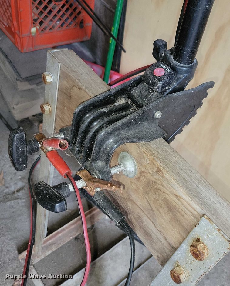 image for item NO9963 Boat motors