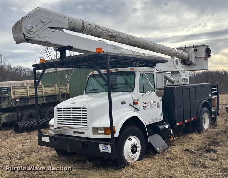image for item OE9301 1999 International 4700 bucket truck