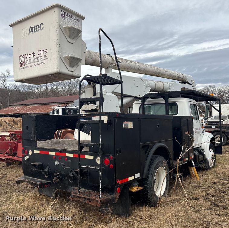 image for item OE9301 1999 International 4700 bucket truck