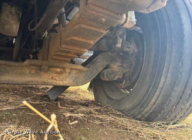 image for item OE9301 1999 International 4700 bucket truck