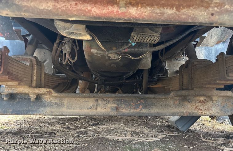 image for item OE9301 1999 International 4700 bucket truck