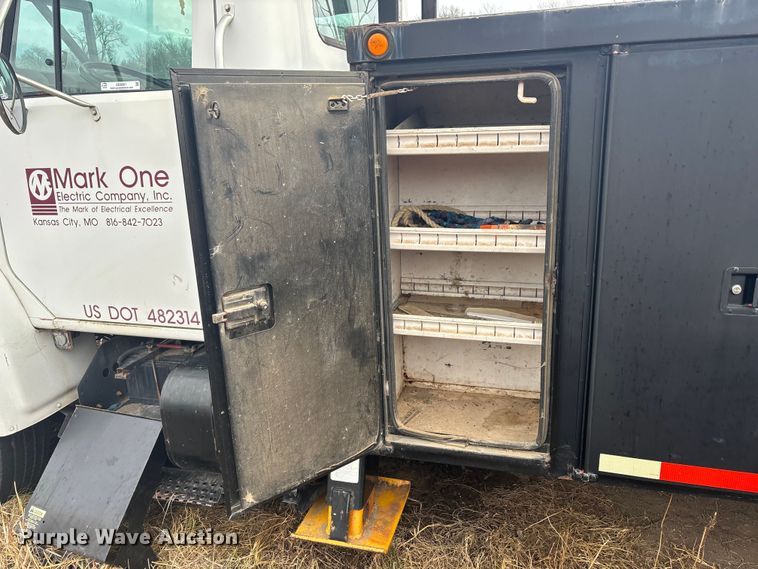 image for item OE9301 1999 International 4700 bucket truck