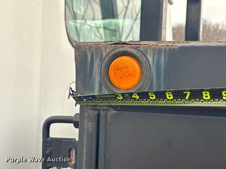 image for item OE9301 1999 International 4700 bucket truck