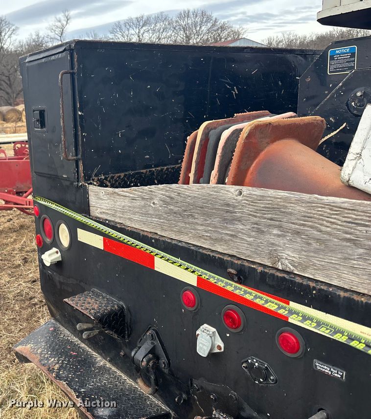 image for item OE9301 1999 International 4700 bucket truck