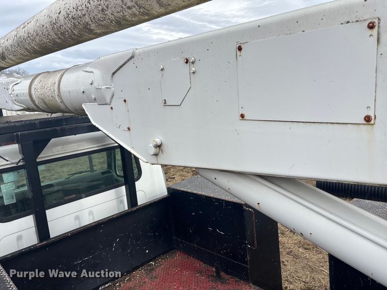 image for item OE9301 1999 International 4700 bucket truck