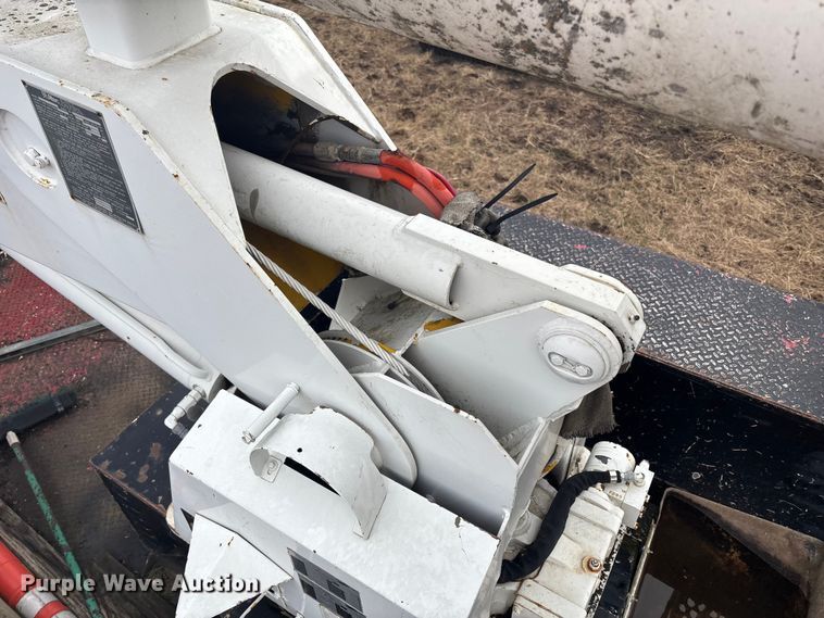 image for item OE9301 1999 International 4700 bucket truck