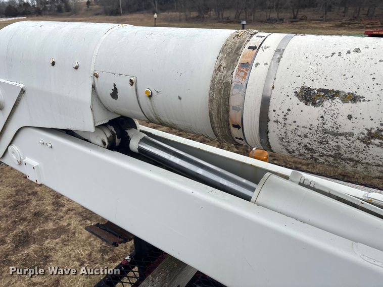 image for item OE9301 1999 International 4700 bucket truck