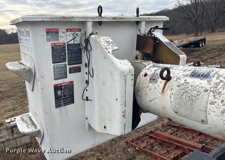 image for item OE9301 1999 International 4700 bucket truck