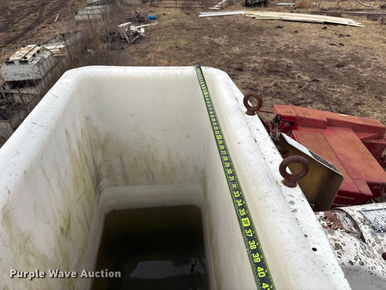 image for item OE9301 1999 International 4700 bucket truck