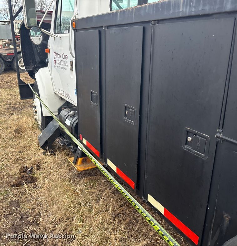 image for item OE9301 1999 International 4700 bucket truck