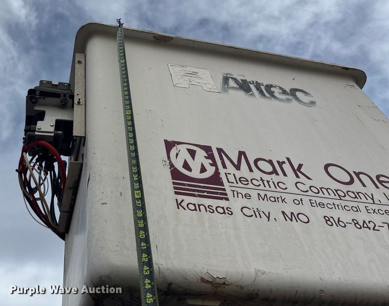 image for item OE9301 1999 International 4700 bucket truck