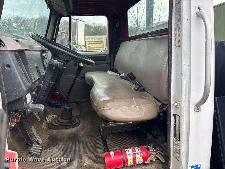 image for item OE9301 1999 International 4700 bucket truck