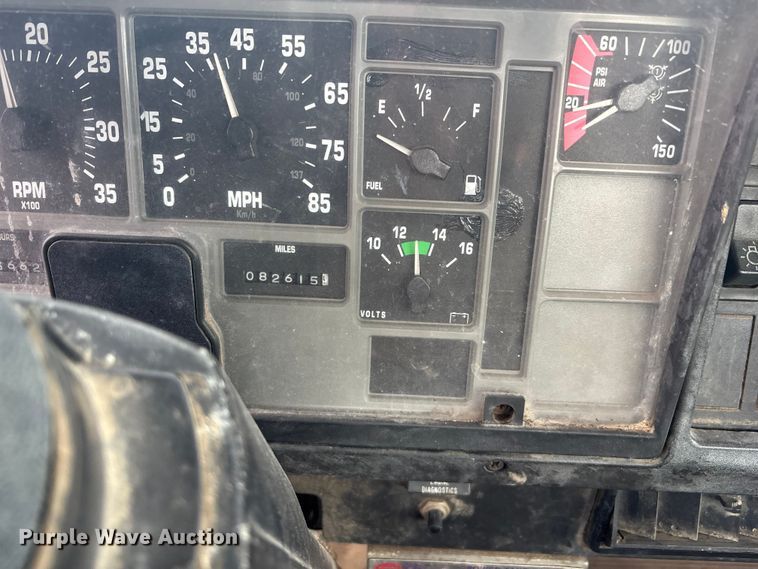 image for item OE9301 1999 International 4700 bucket truck