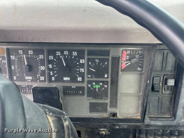 image for item OE9301 1999 International 4700 bucket truck