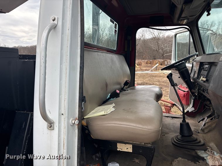 image for item OE9301 1999 International 4700 bucket truck