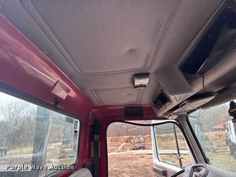 image for item OE9301 1999 International 4700 bucket truck