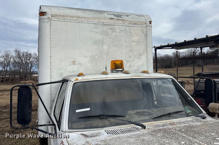 image for item OE9306 1982 Ford F350 box truck