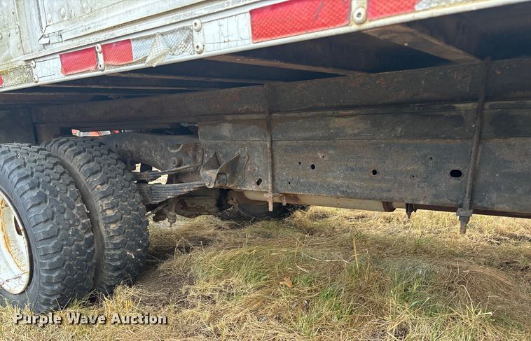 image for item OE9306 1982 Ford F350 box truck