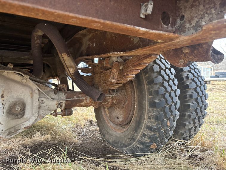 image for item OE9306 1982 Ford F350 box truck