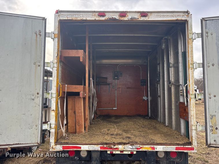 image for item OE9306 1982 Ford F350 box truck