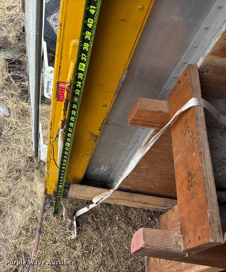 image for item OE9306 1982 Ford F350 box truck