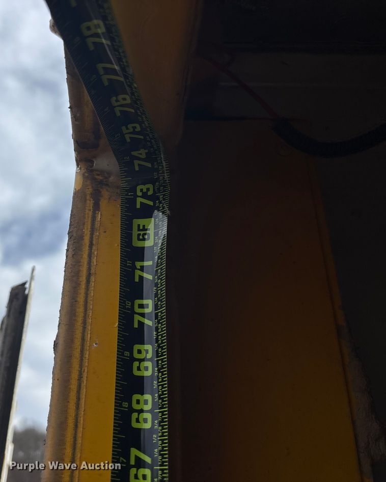 image for item OE9306 1982 Ford F350 box truck