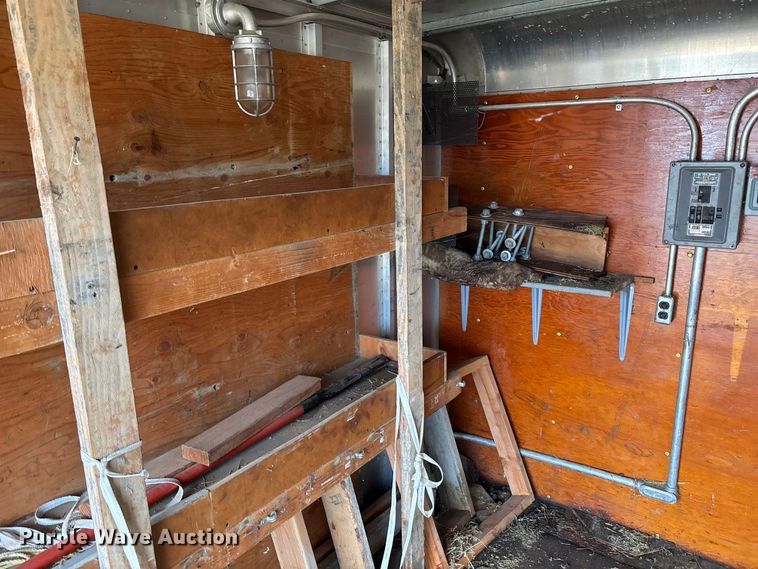 image for item OE9306 1982 Ford F350 box truck