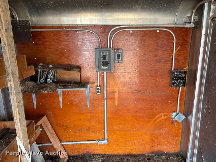 image for item OE9306 1982 Ford F350 box truck