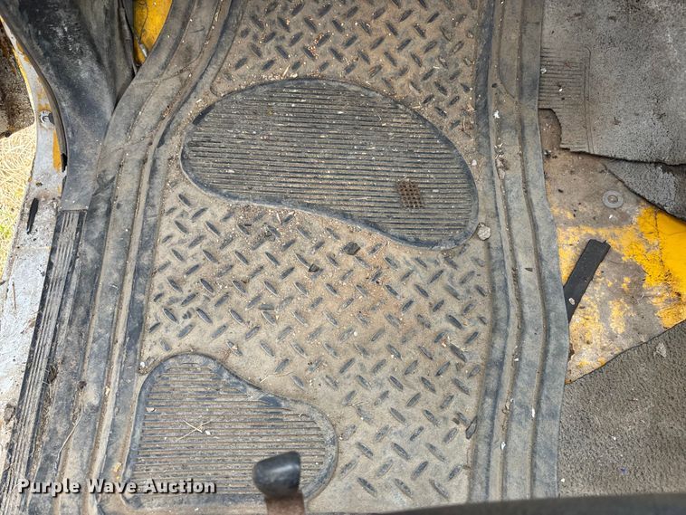 image for item OE9306 1982 Ford F350 box truck